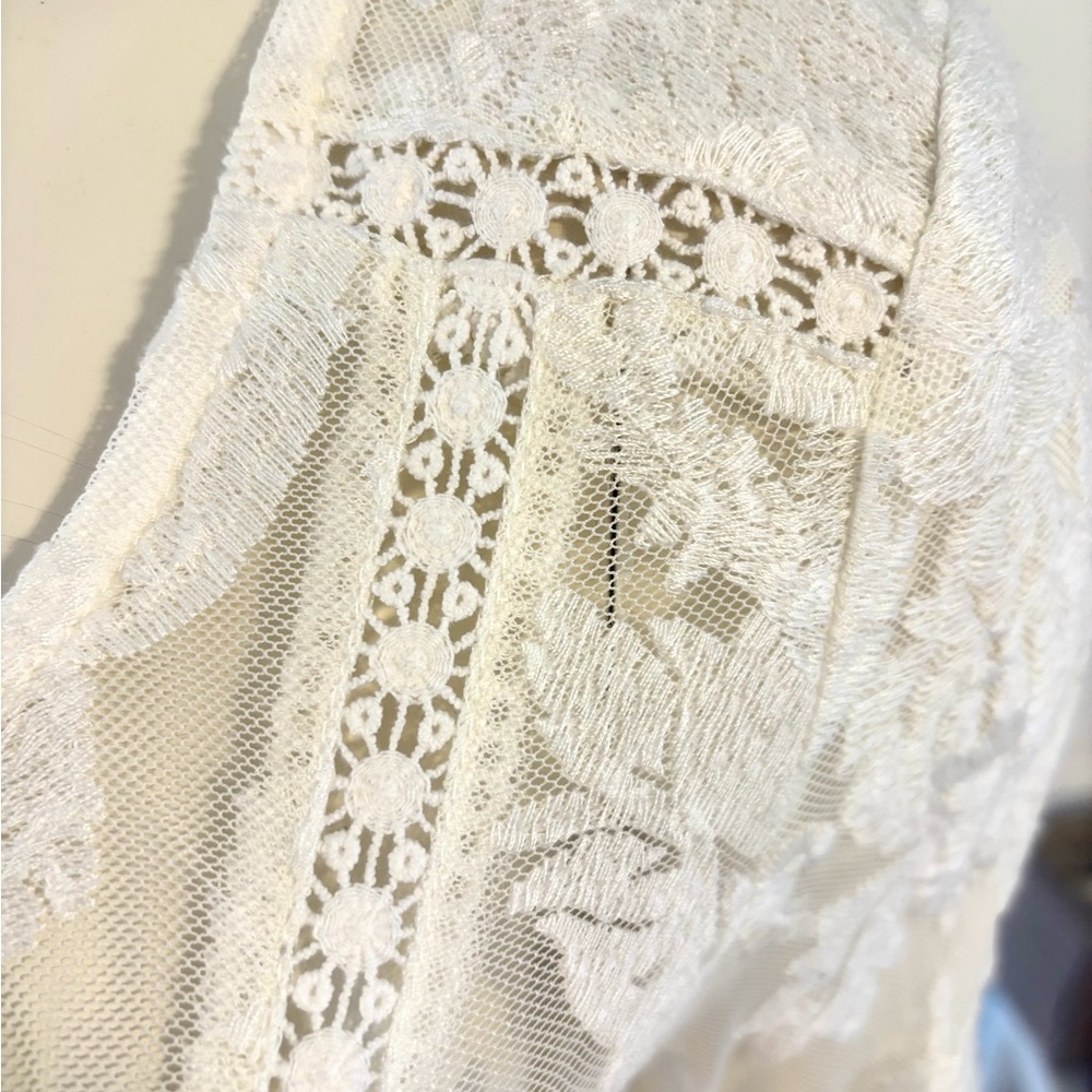 MINKPINK White Lace Mesh Top - Picture 3 of 11